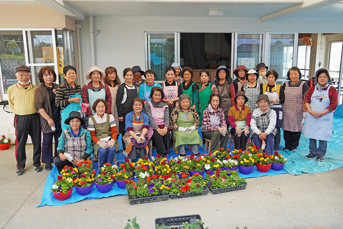 地域を花いっぱいに。女性会が花を贈呈（2021/12/11・12/13）