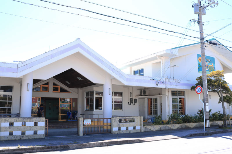 児童館外観の写真