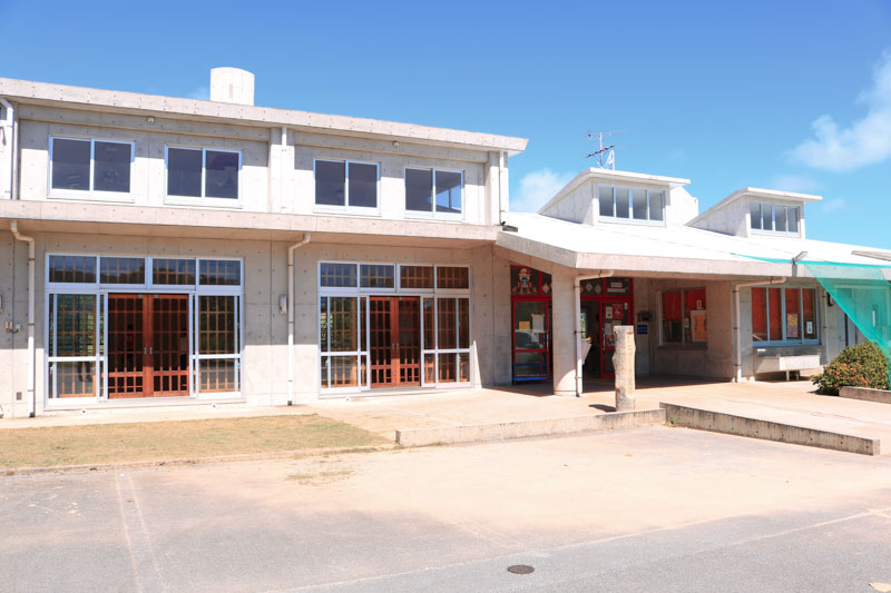 児童館外観の写真