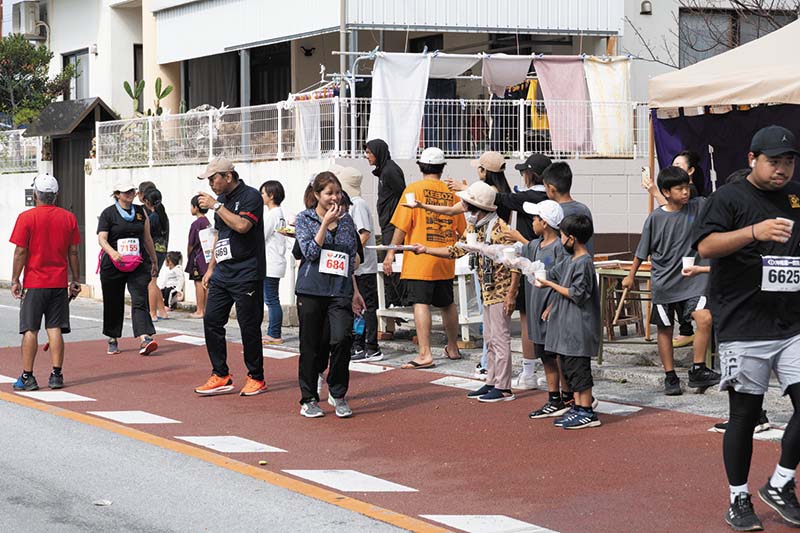 ボランティアによる給水ポイント