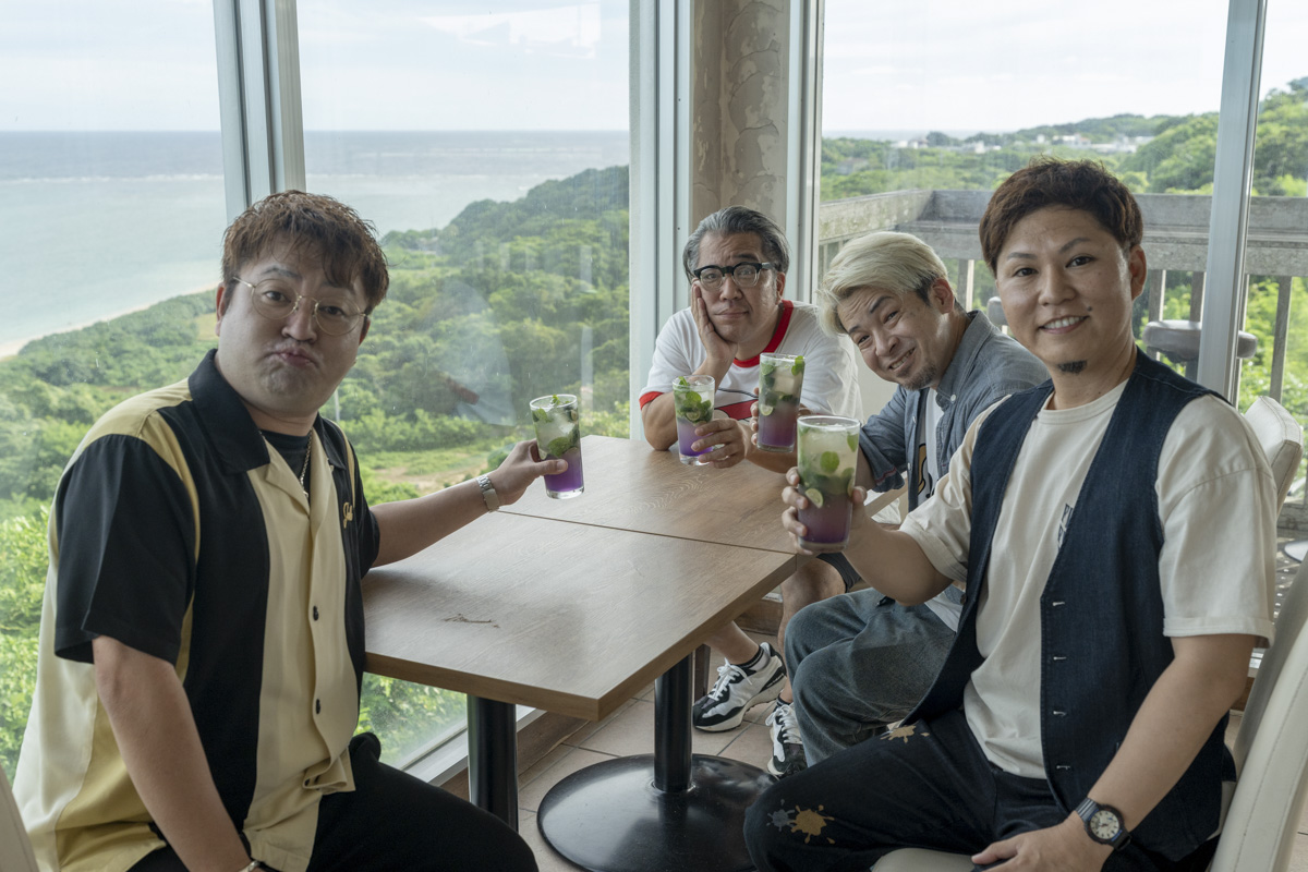 まずは再会を祝して乾杯！