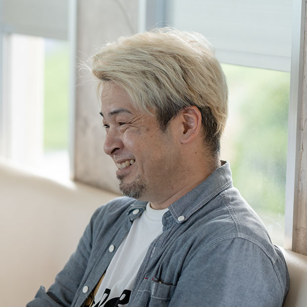 あきら 顔写真