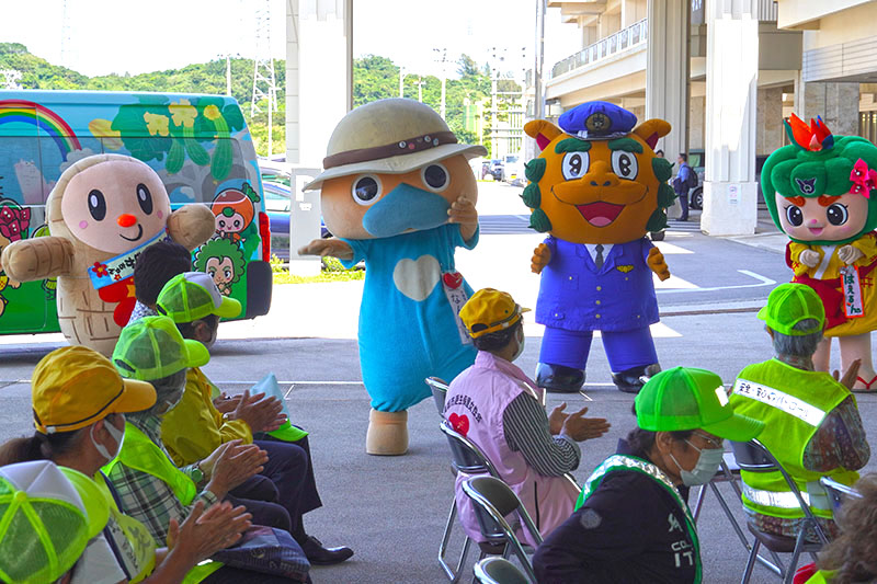 春の全国交通安全運動開始式　新1年生へ交通安全グッズを贈呈（2022/05/11）