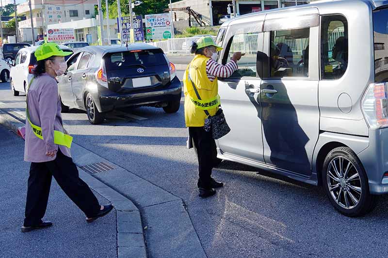 特産のハーブで交通安全を呼びかける（2023/09/21）