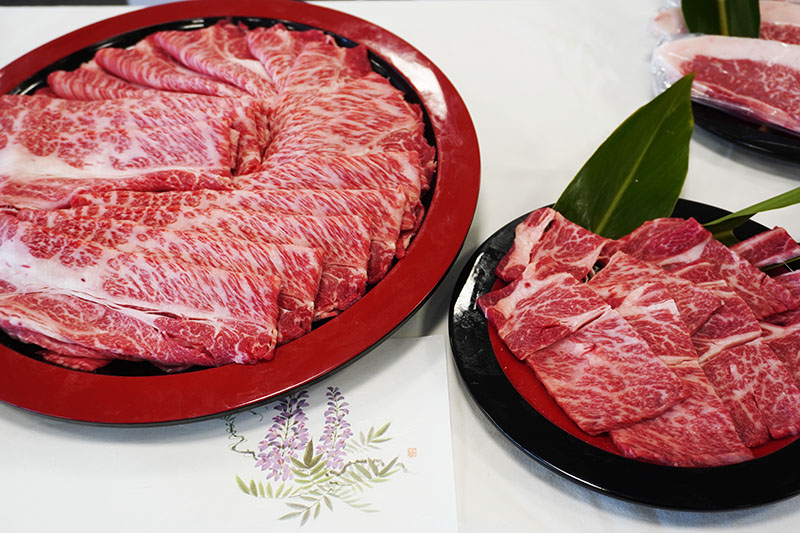 お肉