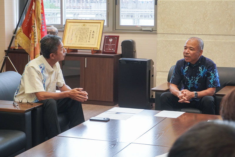 佐藤さんと大城市長