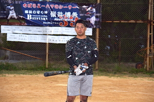 嶺井博希選手が奥武島で少年野球教室を開催