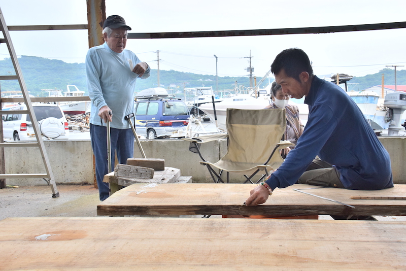 サバニ建造技術の継承へ。 奥武島で記録調査がスタート