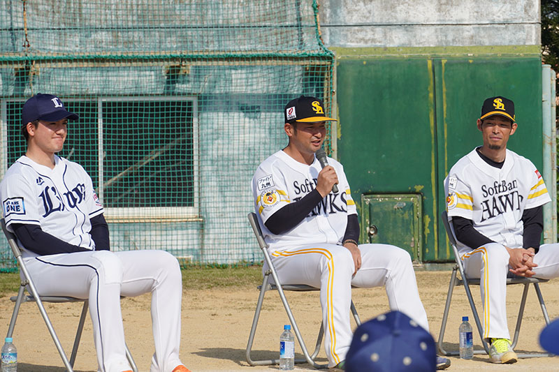 「プロ野球沖縄県人会」６選手が野球教室。市出身の嶺井捕手が活躍を誓う（2022/12/28）