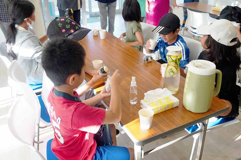 子どもの貧困解決へ向けて。登校前の子ども達へ朝ごはんをサービス（2023/09/27）