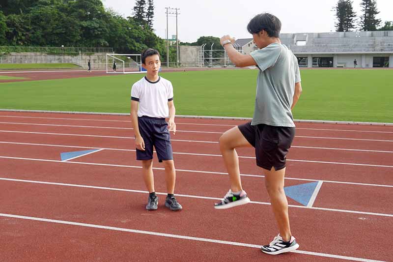 トップアスリートから指導を受ける『小学校陸上教室』開催（2023/10/04）