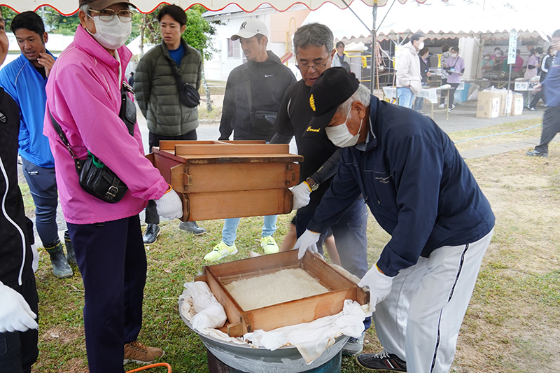 島添の丘で新春もちつき大会（2024/01/21）