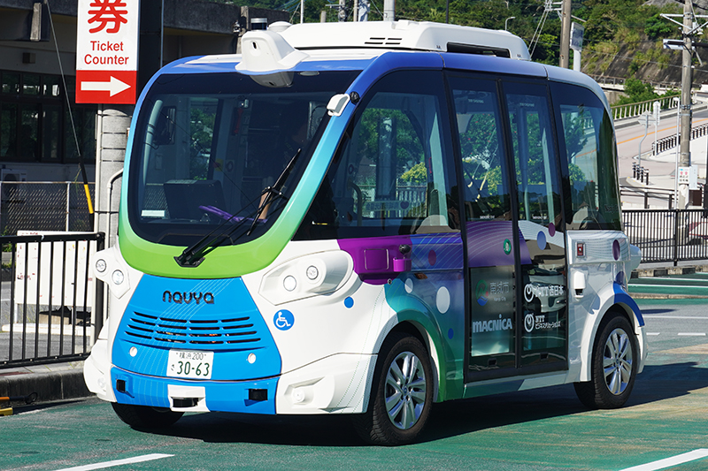 自動運転バスの実証実験を今年度も実施。斎場御嶽周辺で試乗体験（2024/10/04）