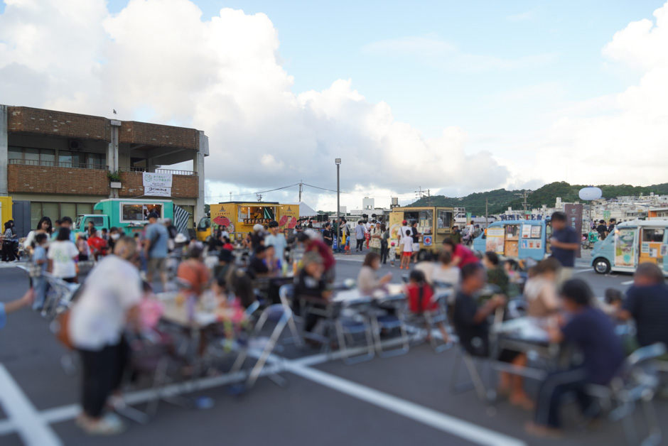 キッチンカーも多数集結