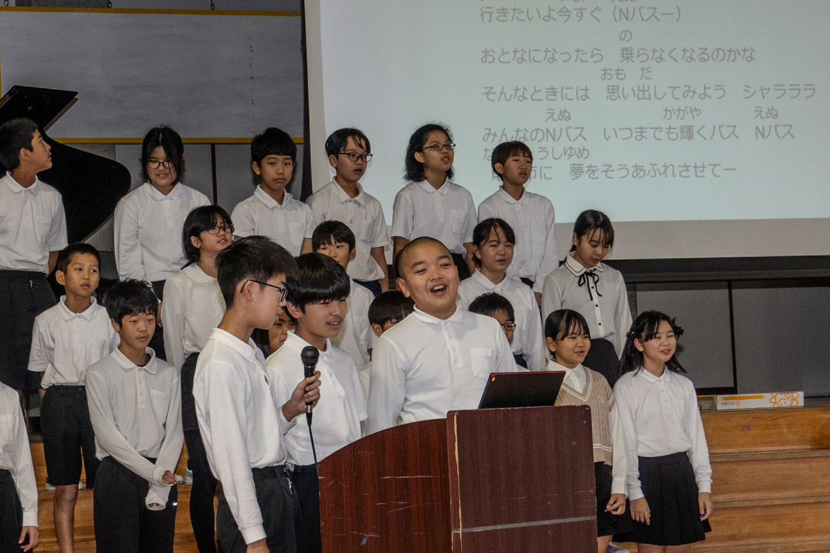 佐敷小6年生がNバスについて学んだ成果を発表（2025/01/26）