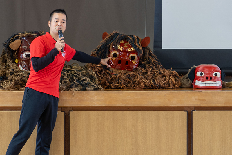 玉城小6年生が伝統の獅子舞を体験（2025/02/06）