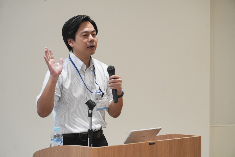 講師の松川友樹氏（一般社団法人沖縄カウンセリングセンター）
