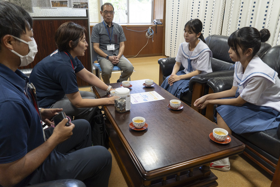 佐敷中学校からミャンマー地震被災者支援の寄付