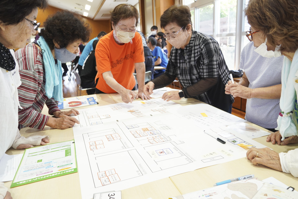 津波古区で赤十字防災セミナー「避難所運営ゲーム」