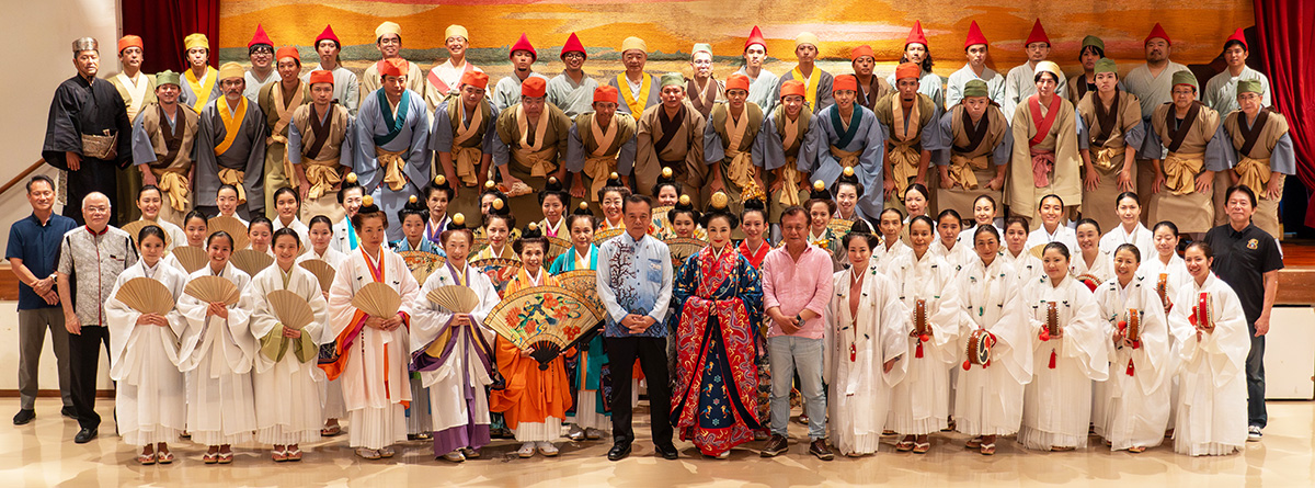 御新下りに出演する市民を激励（2025/10/25）