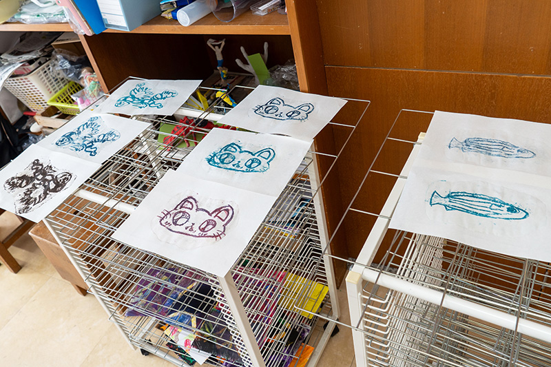 掘らずに簡単！南城市産の琉球石灰岩でリトグラフ体験授業（2025/12/11）