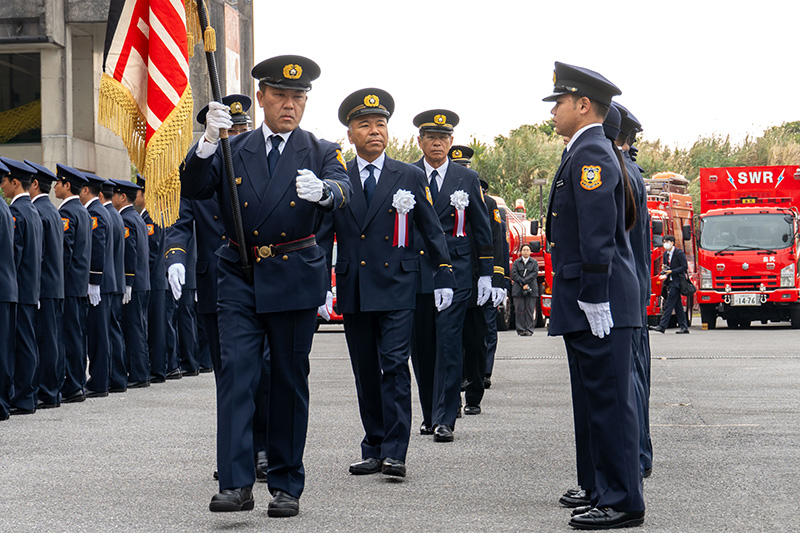 新春の空に誓う地域の安全。島尻消防組合 消防出初め式（2026/01/07）