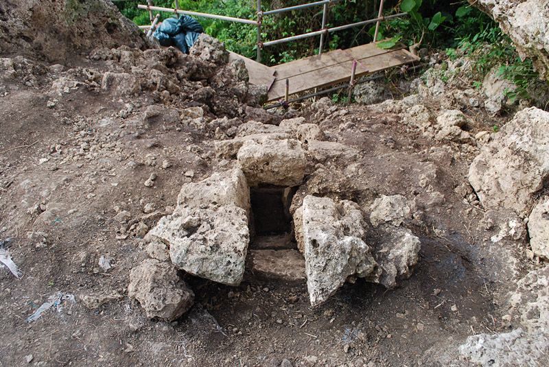 排水路遺構東側より